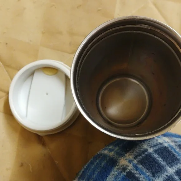 Starbucks 16 ounce travel mug - Picture 4 of 5